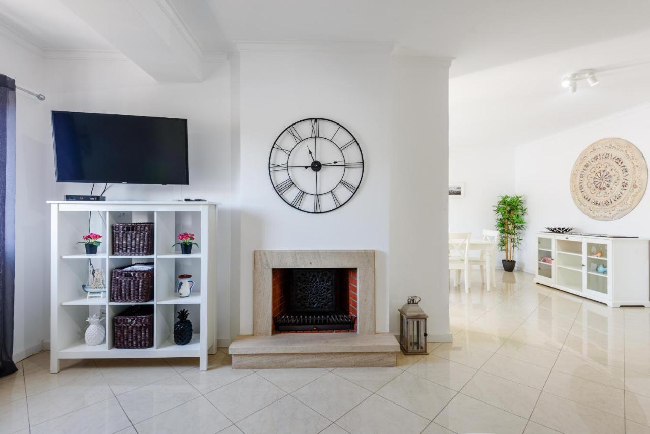Amazing Apartment In Албуфейра Екстериор снимка